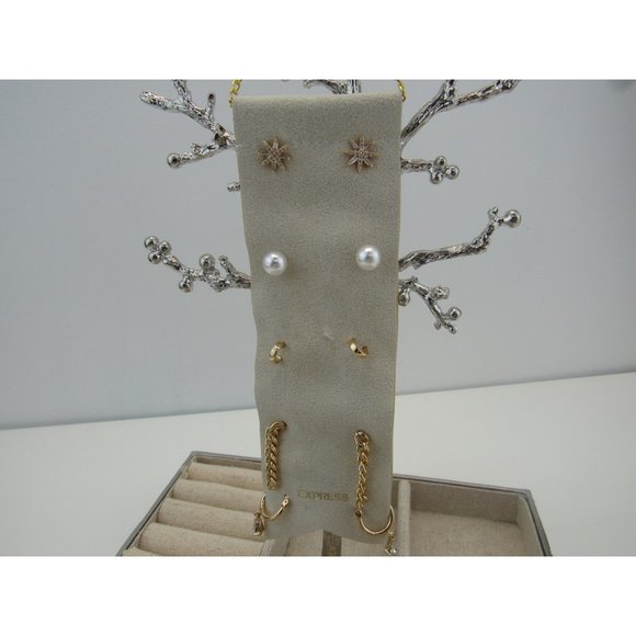 NEW WITH TAGS EXPRESS SET OF 5 SHINY GOLD EARRING SET - Picture 6 of 7